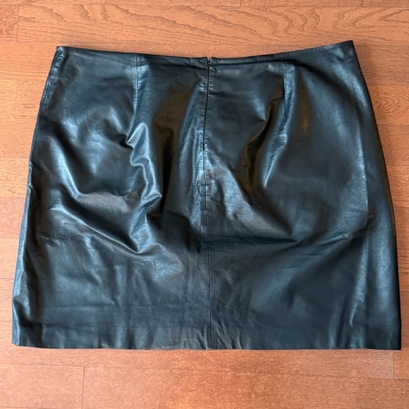 BB Dakota Plus Size Black Leather Skirt - Picture 3 of 6